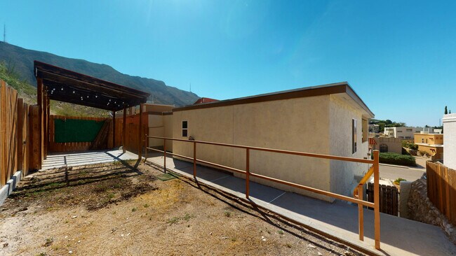 Building Photo - 4842 Excalibur Dr