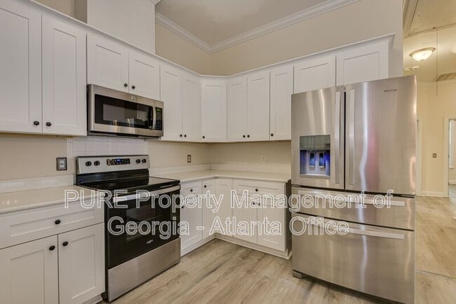 Building Photo - 2425 River Birch Dr