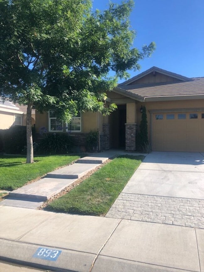 Building Photo - 893 Clearwater Creek Blvd