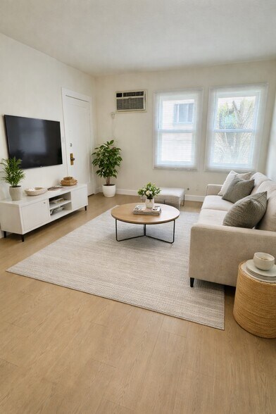 Building Photo - 600 E Garfield Ave