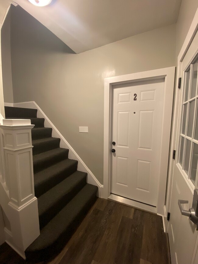 Building Photo - 2112 Cathedral Ave