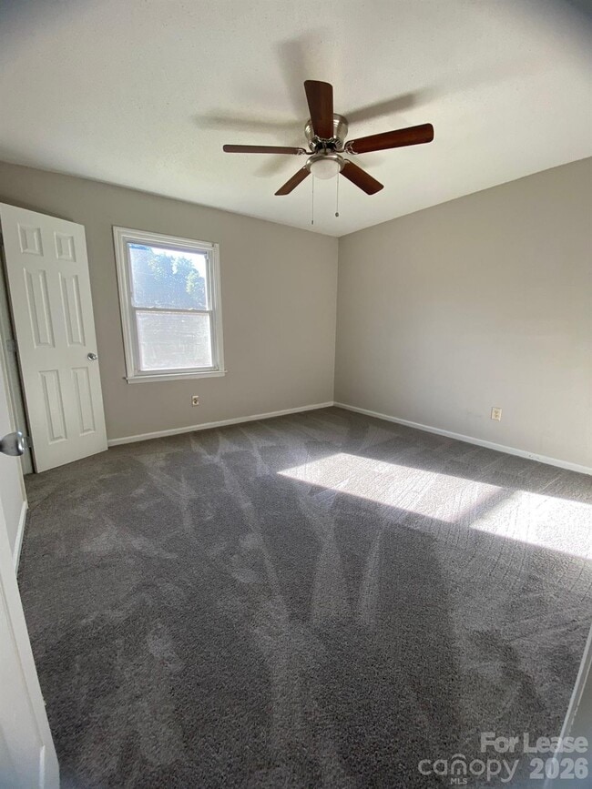 Building Photo - 900 Junius St