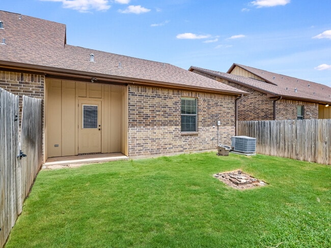 Building Photo - 3312 Airborne Ave