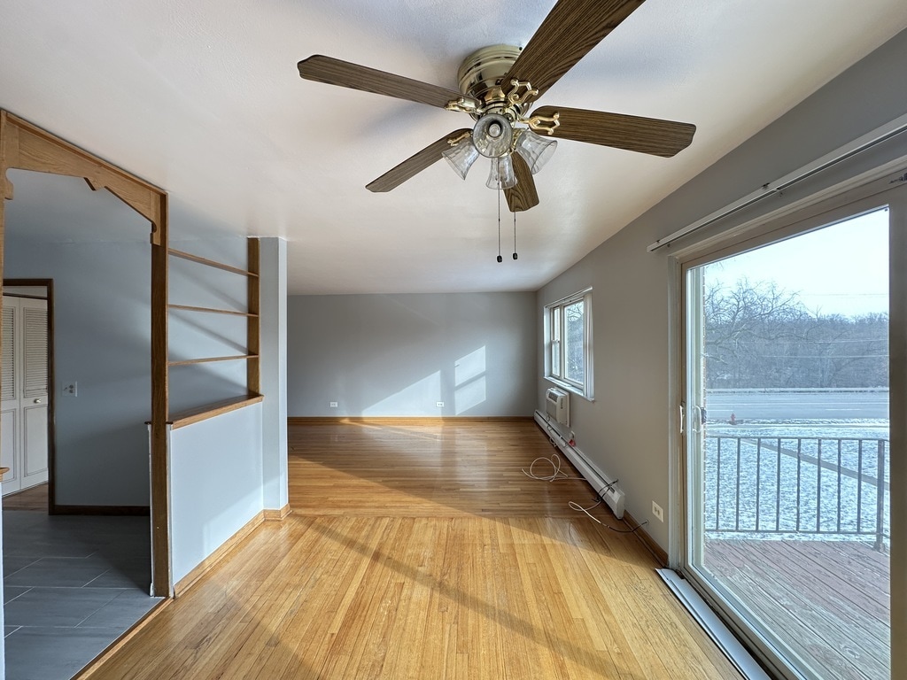 Building Photo - 1004 S River Rd