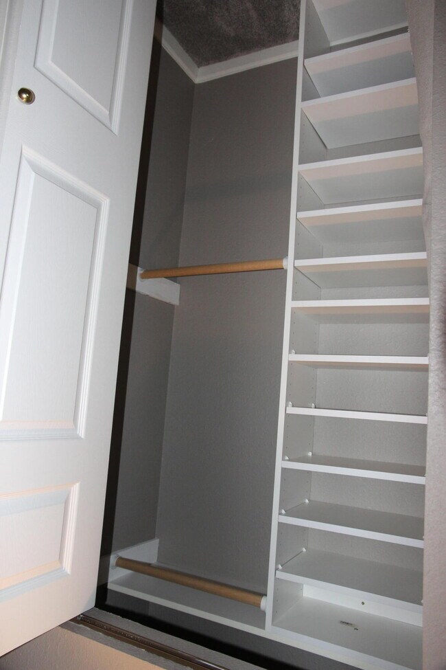Building Photo - 1376 Heatherwood Ln