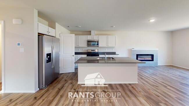 Building Photo - Great Location! Easy JBLM Commute!