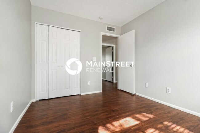 Building Photo - 3 Bedroom Pet-Friendly Home in Glendale, AZ with Main Street Renewal