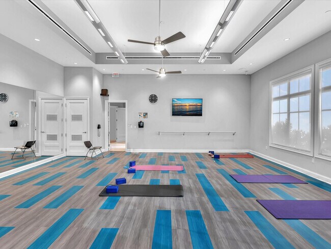 Building Photo - 8928 Bastille Cir E