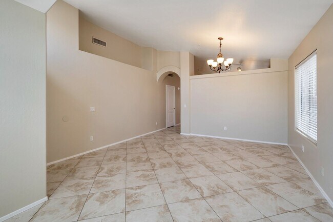 Building Photo - Immaculate 3 bedrooms, 2 bath in Scottsdale