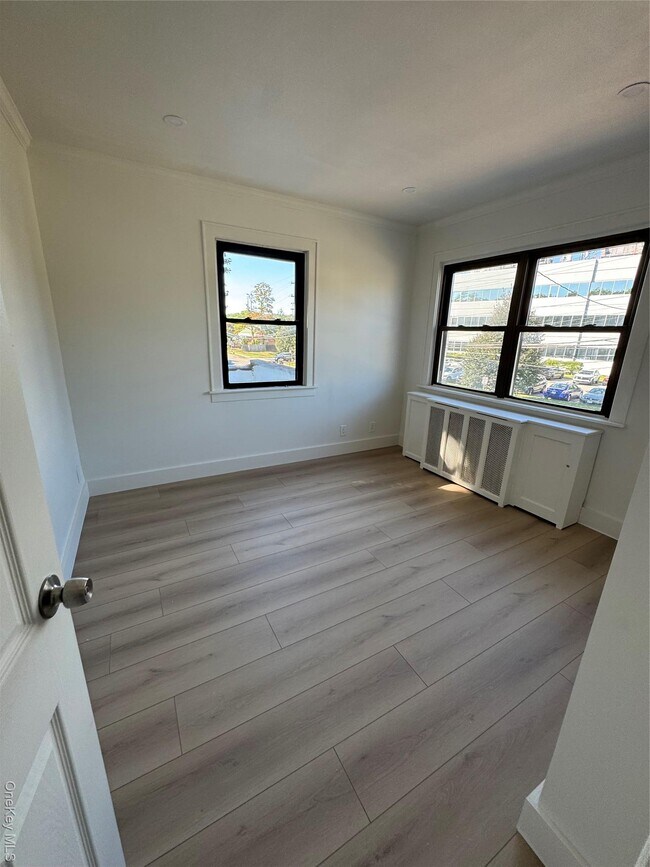 Building Photo - 28 Walt Whitman Rd