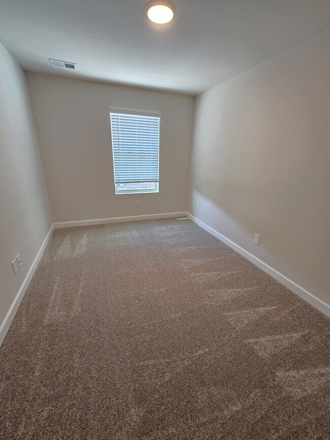 Building Photo - 1522 Yellowwood Ct
