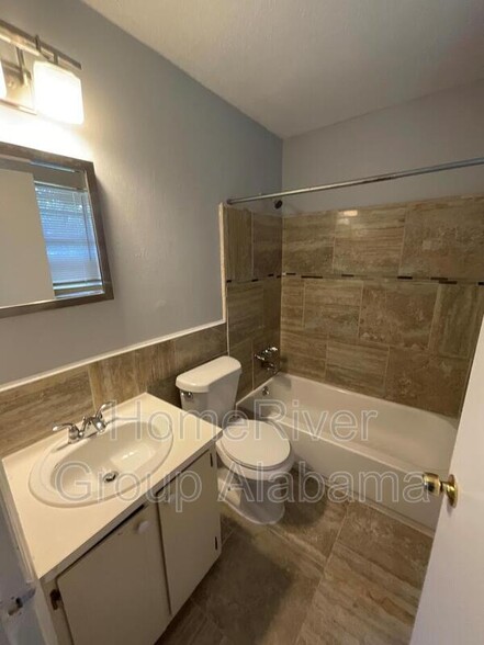 Building Photo - 613 Durward Dr
