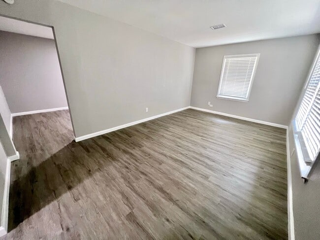 Building Photo - 610 Garrett St