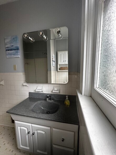 Building Photo - 2533 Valley View Ct