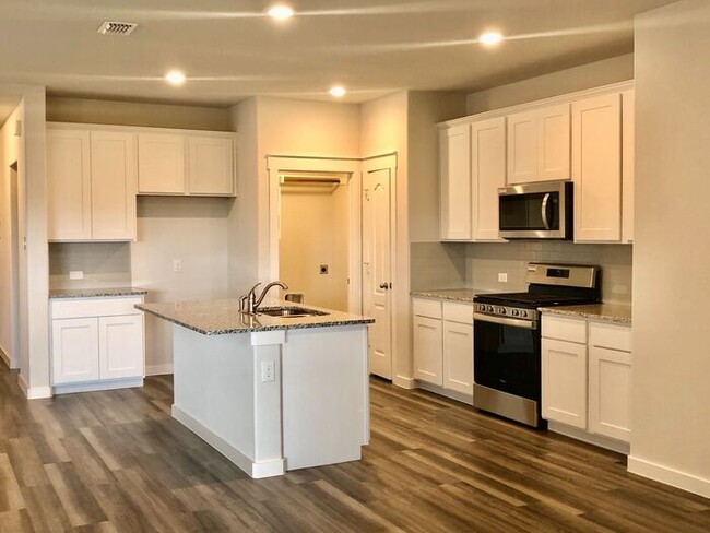Building Photo - 8928 Prairie Dawn Dr
