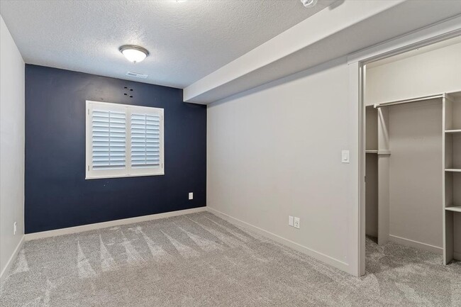 Building Photo - 1549 W 650 S