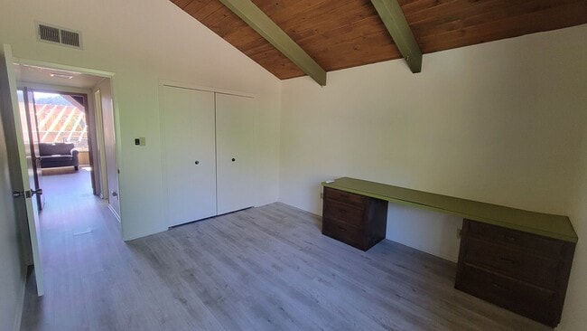 Building Photo - 4 Bedroom Mountain Home Close to Town!