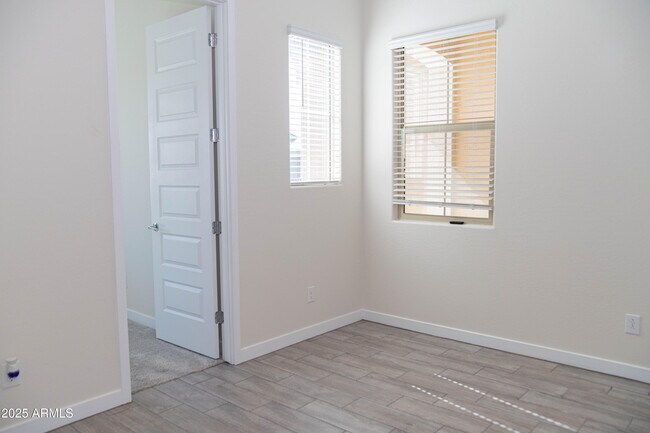 Building Photo - 4336 E Austin Dr