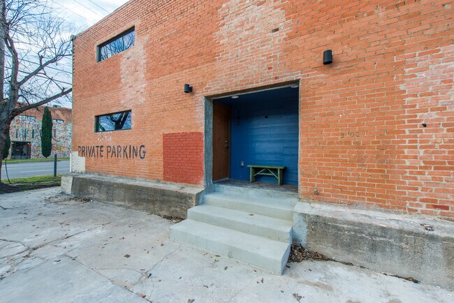 Building Photo - 3102 Commerce St