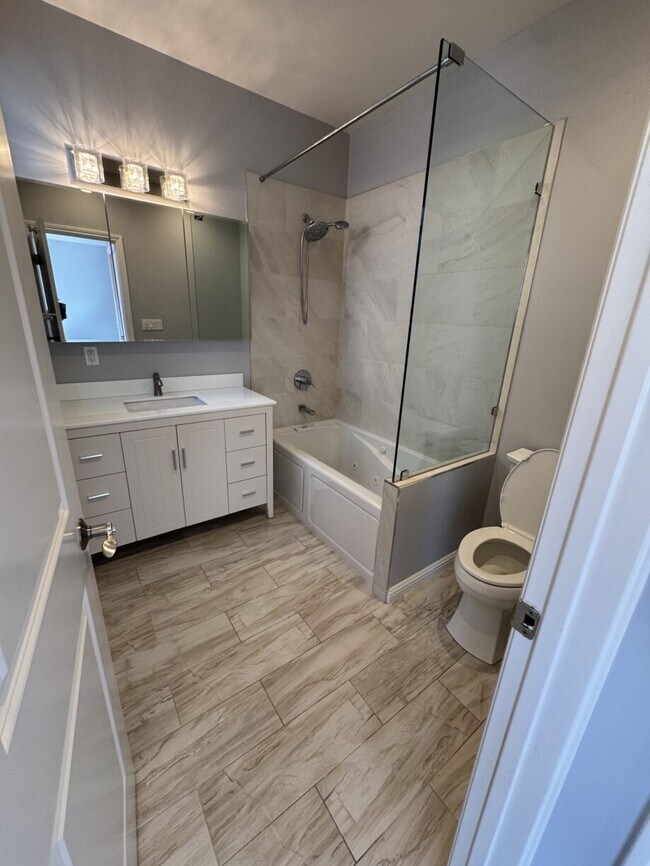 Building Photo - 1334 Anza St