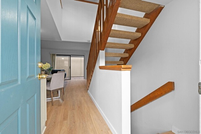 Building Photo - Upgraded 1 Bedroom, 1 Bath Townhome in Pri...