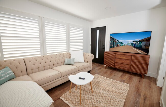 Building Photo - 728 Euclid St