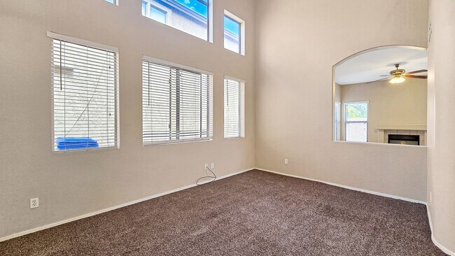 Building Photo - Gated community in Avondale with a communi...