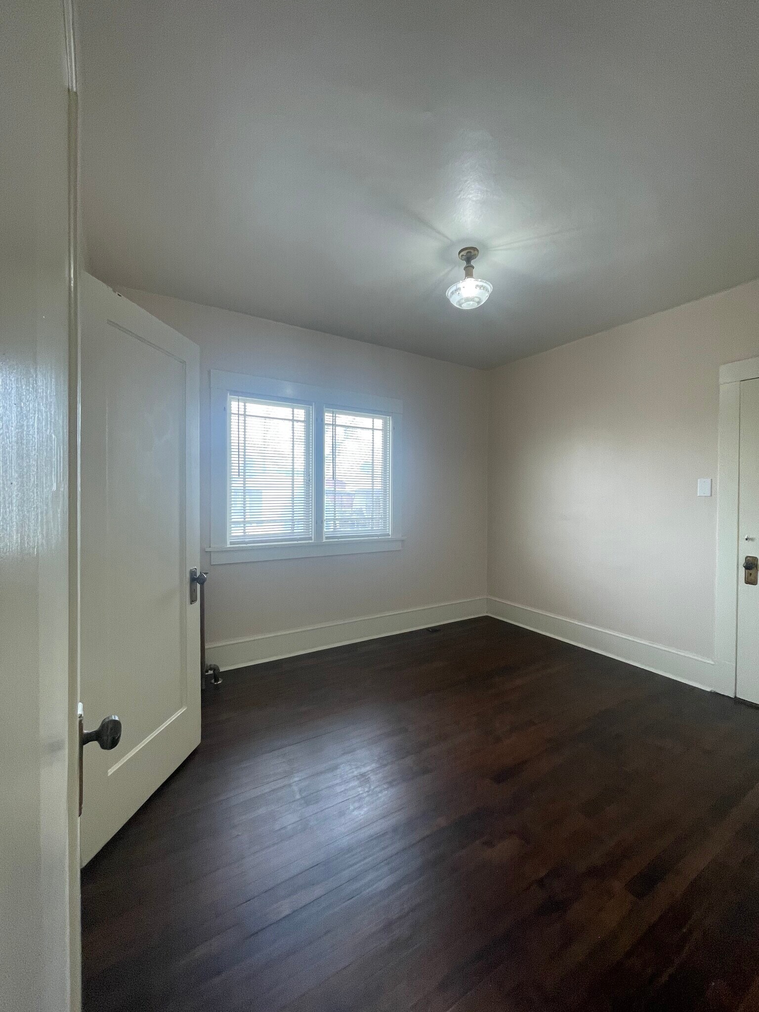 Building Photo - 264 E 4800 S