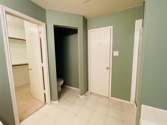 Building Photo - 913 Austin Ln