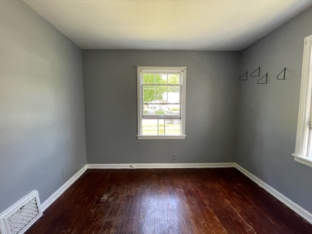 Building Photo - 1650 Huey St