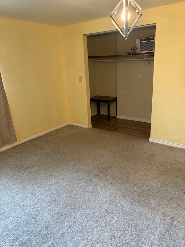 Building Photo - 8413 Cottonwood Dr