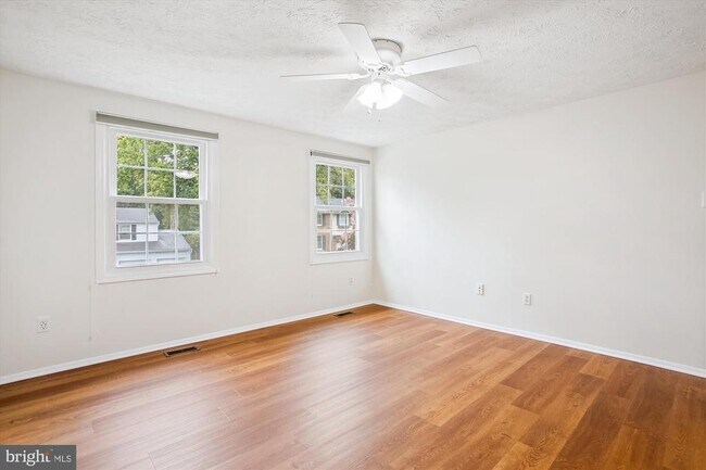 Building Photo - 10641 John Ayres Dr