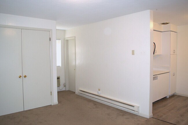 Building Photo - 207 Highview Ave