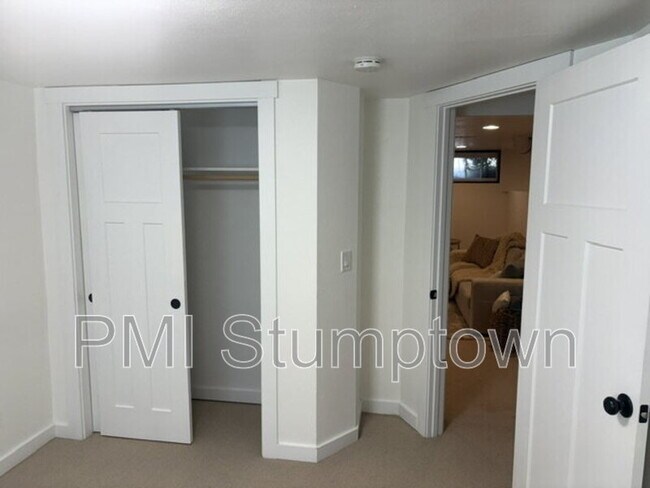 Building Photo - 7407 SE 30th Ave