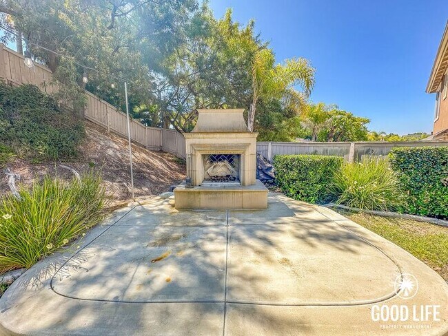 Building Photo - 823 Scenic Terrace Pl