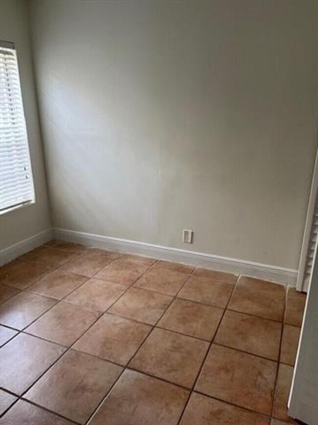 Building Photo - 1311 Seagrape Cir