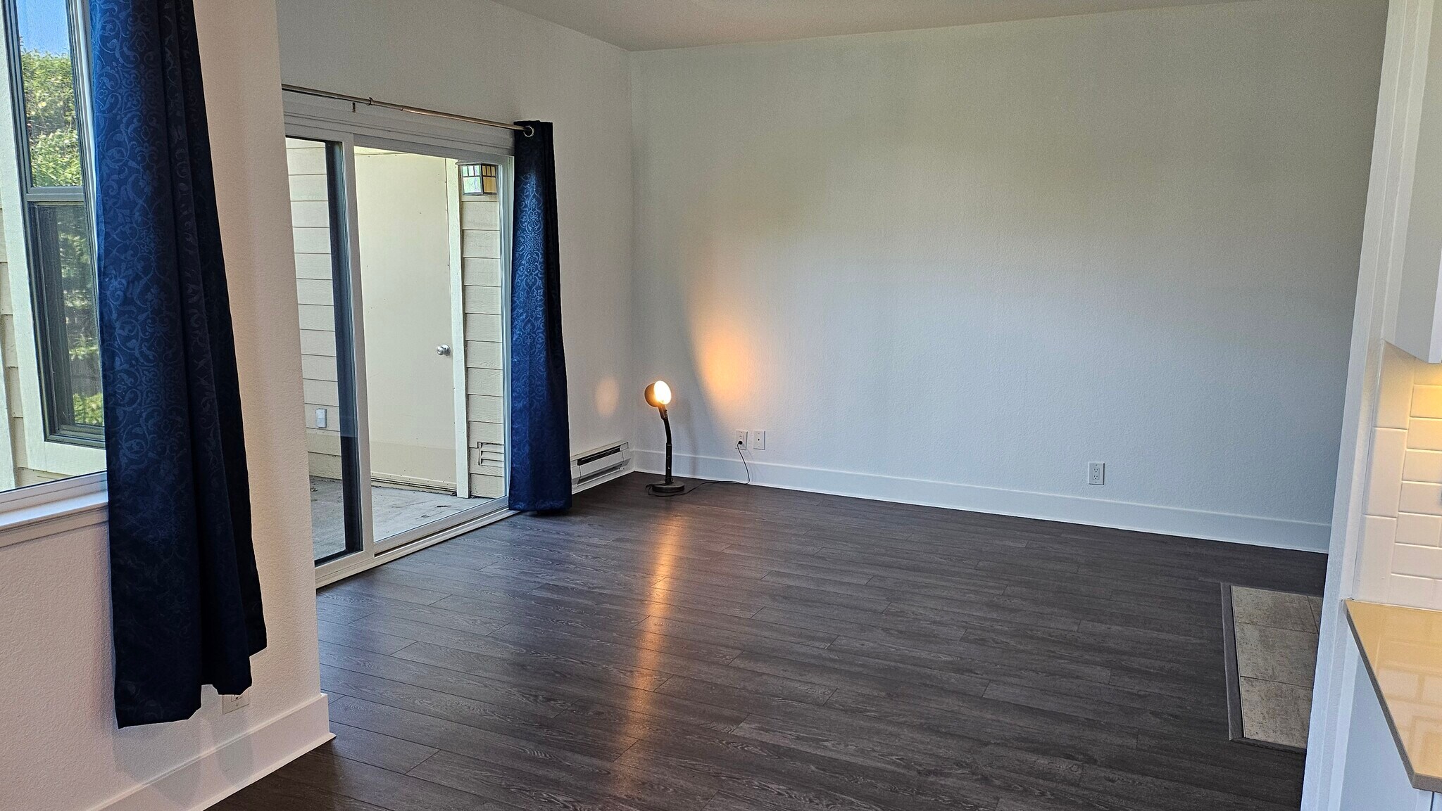 Building Photo - 245 Lakeshore Ct