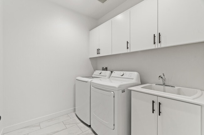 Building Photo - 73584 Henri Dr