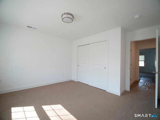 Building Photo - 44 Mettler St
