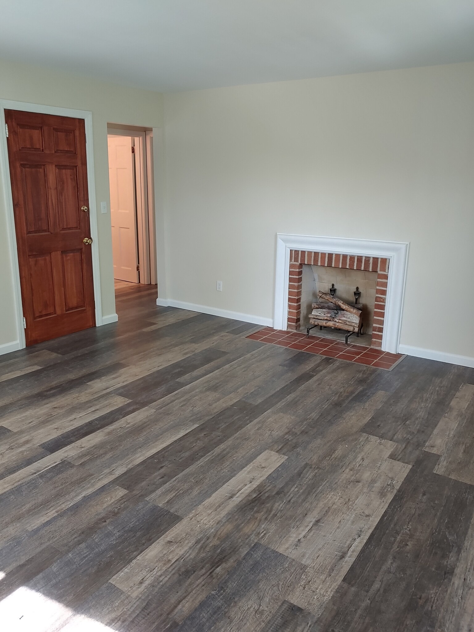 Building Photo - 613 Garfield Ave