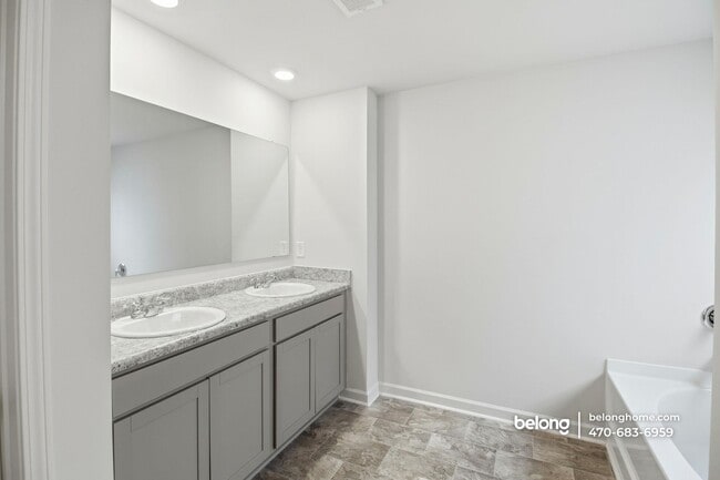 Building Photo - 8279 Bluewater Dr