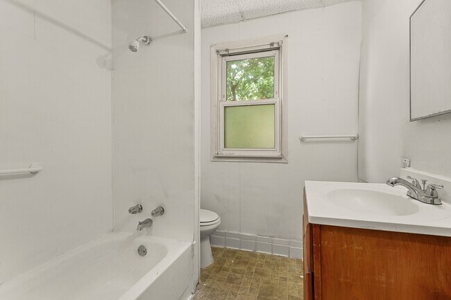Building Photo - 3786 Carter St