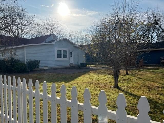 Building Photo - 1002 Forest St