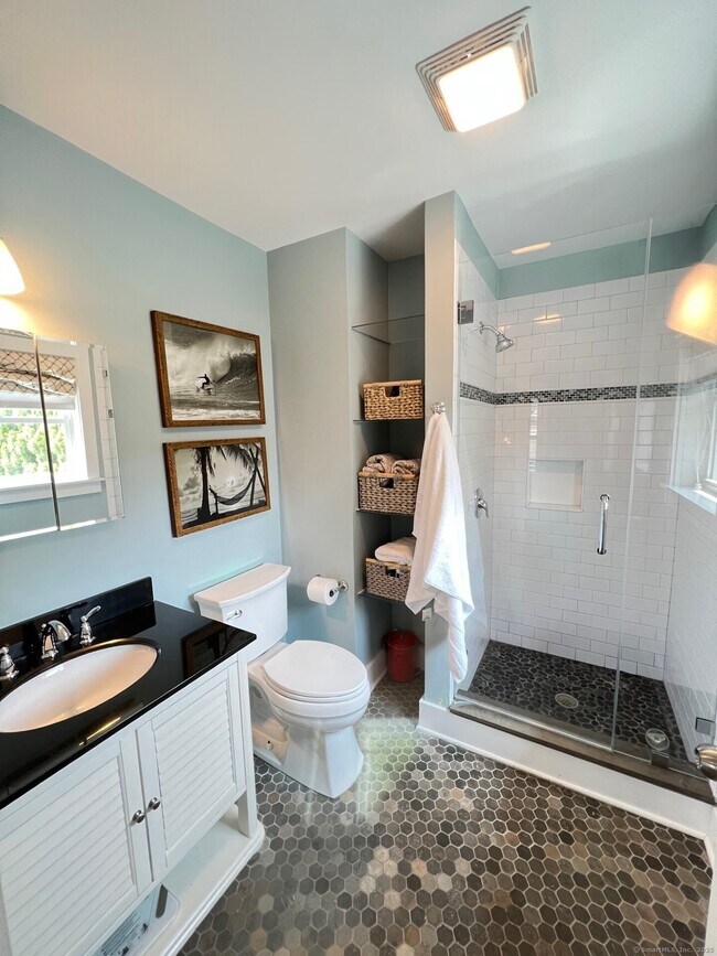 Building Photo - 9 Center Rd