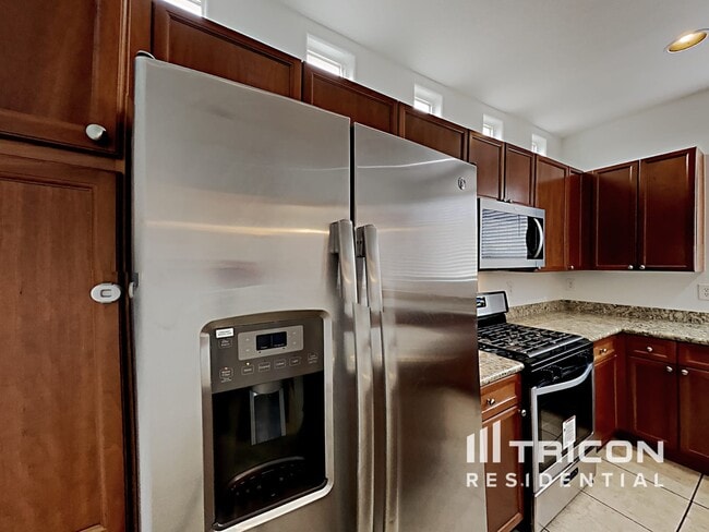 Building Photo - 7608 Symmetry Ct