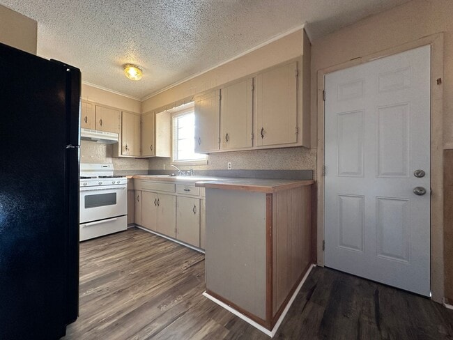 Building Photo - 8022 US-271