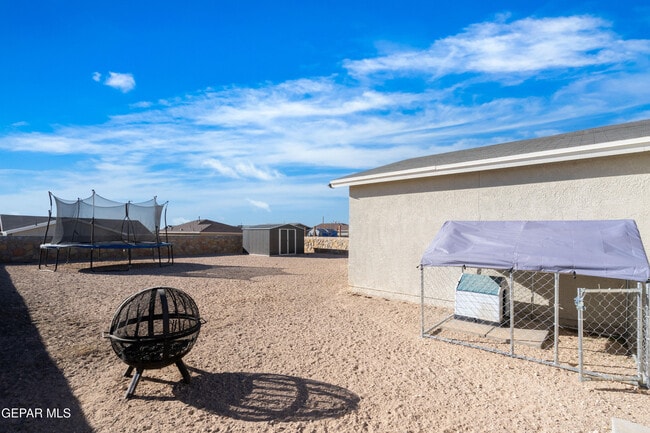 Building Photo - 945 Villa Seca Dr
