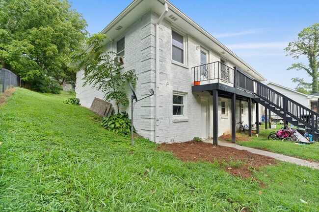 Building Photo - For Rent – Updated Studio in Old Hickory | $975/Month