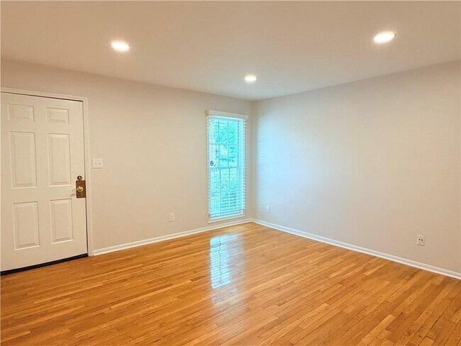 Building Photo - 1166 Booth Rd