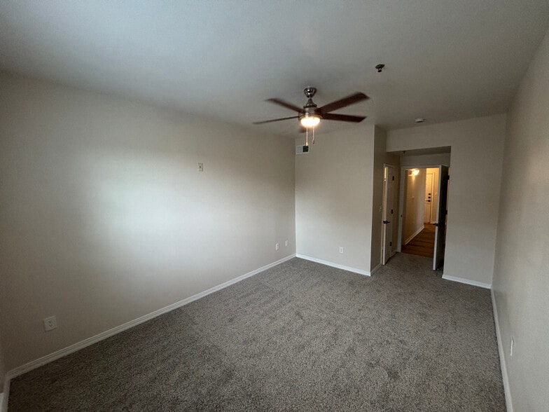 Building Photo - 250 S Stagecoach Trail